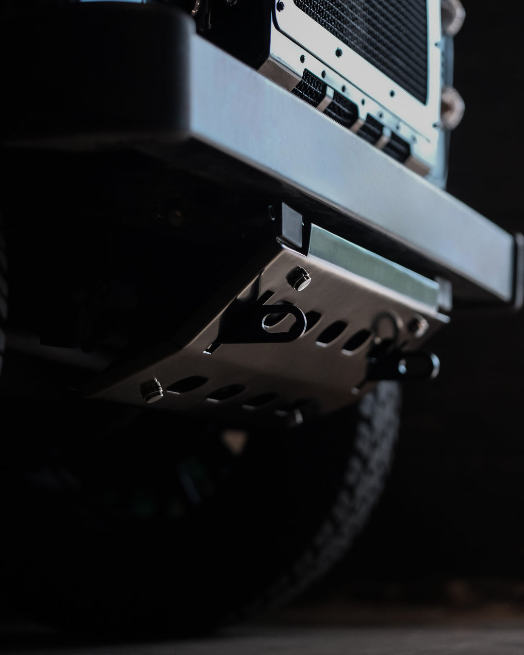 5.7 HEMI V8 AUTO PUMA DEFENDER 110 PROJECT