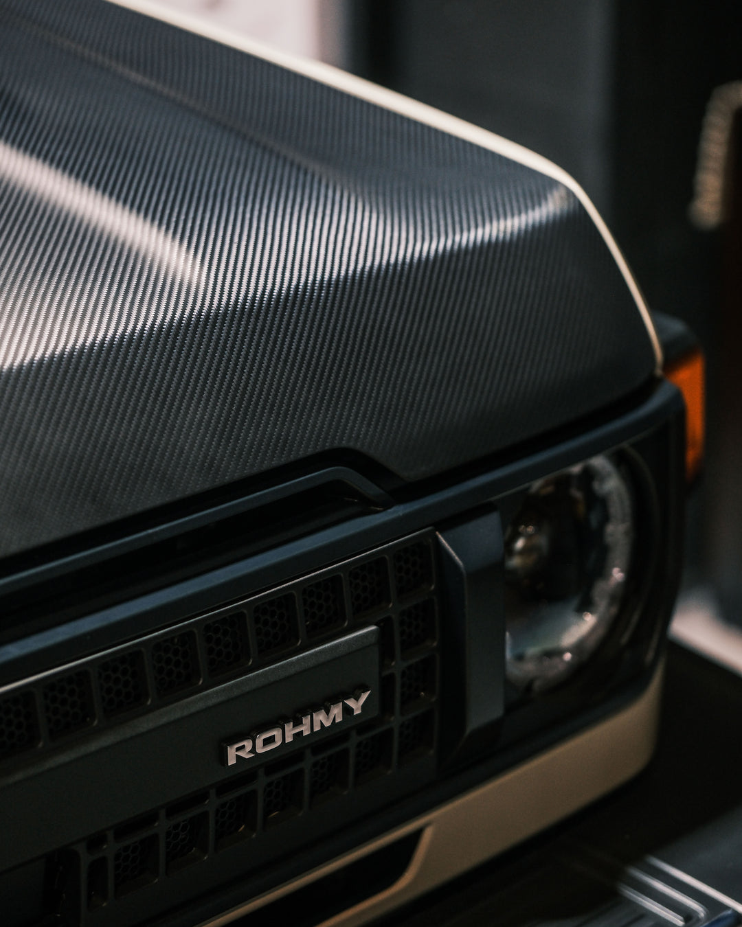 ROHMY LANDCRUISER 70 SERIES DRY CARBON BONNET