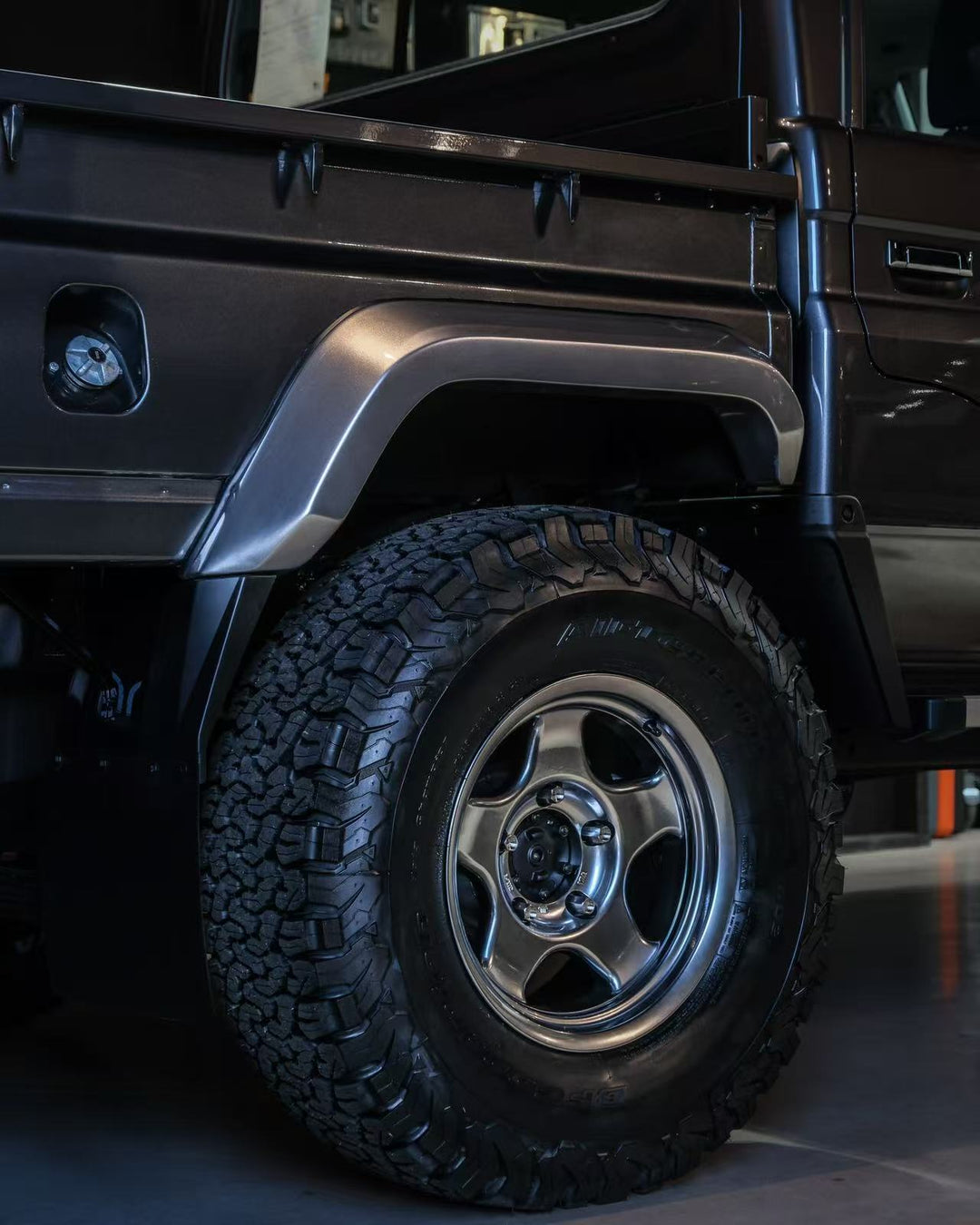 LANDCRUISER 79 DUAL CAB FRP REAR WIDER FLARE