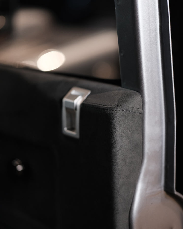 DEFENDER ALUMINIUM LOCKING PEG SURROUND