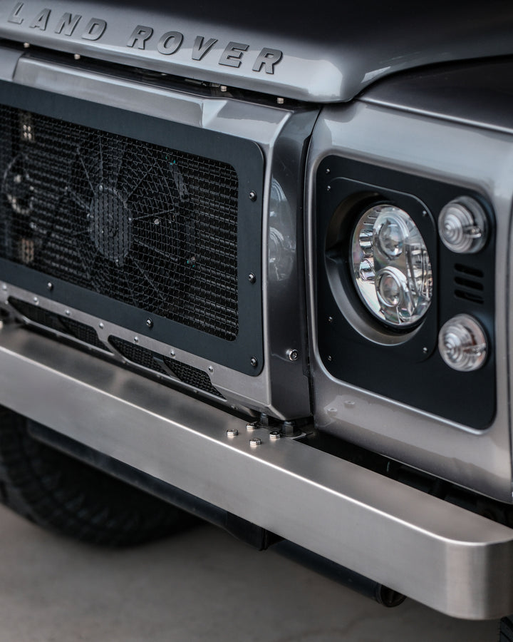 DEFENDER STAINLESS STEEL LOWER GRILLE