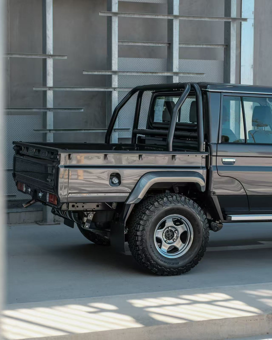 LANDCRUISER 79 DUAL CAB FRP REAR WIDER FLARE