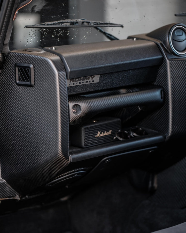 DEFENDER DRY CARBON PUMA DASHBOARD HANDLE