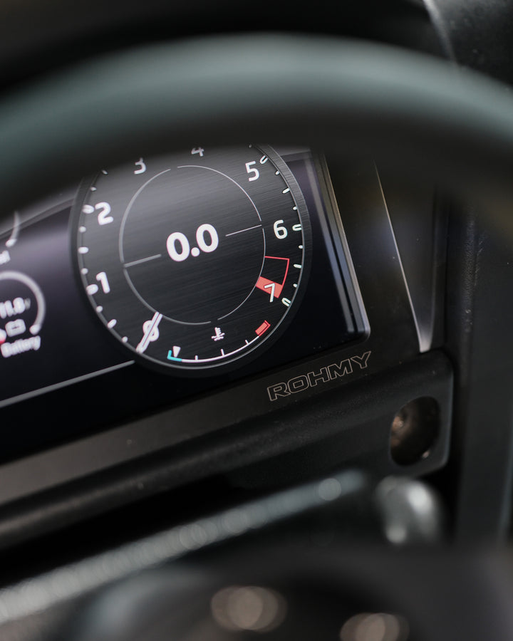 PUMA DEFENDER DIGITAL CLUSTER