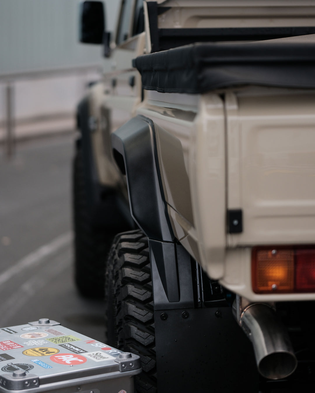 GENUINE TOYOTA JAPAN LANDCRUISER 79 REAR WELLBODY