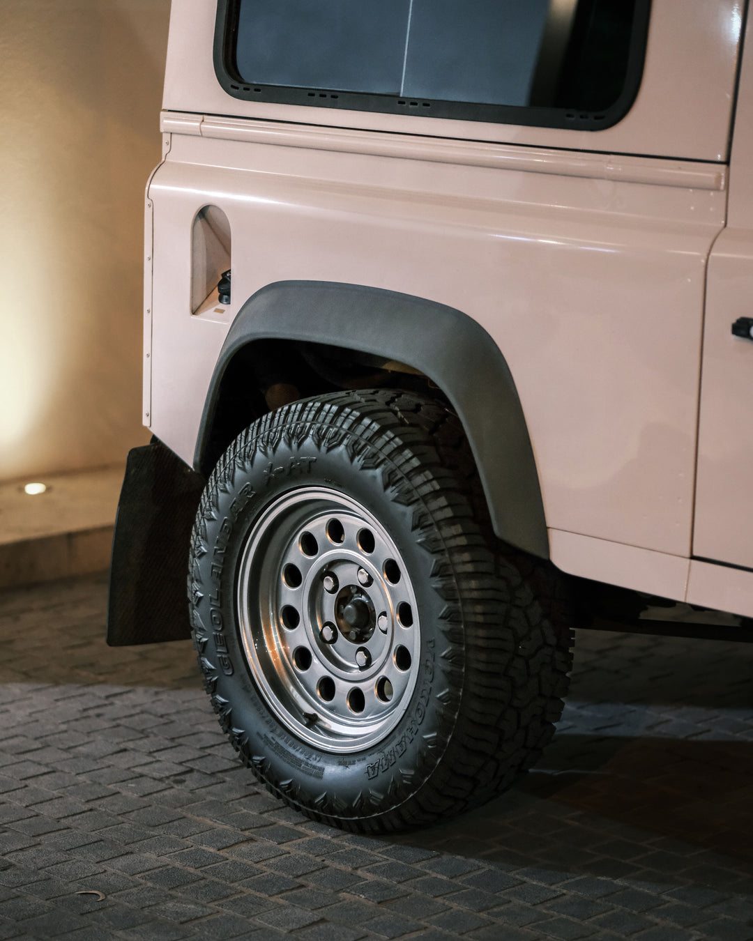 8SP-AUTO FUJI WHITE DEFENDER 90