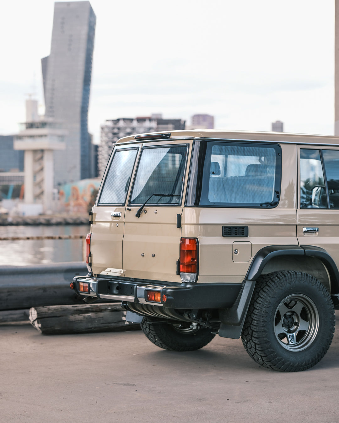 LANDCRUISER 76 ABS REAR WIDER FLARE