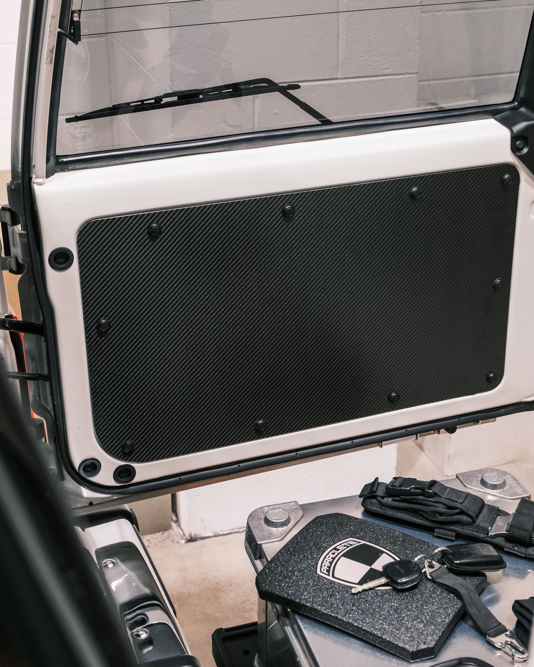 ROHMY DRY CARBON TRUNK DOOR TRIM PACK