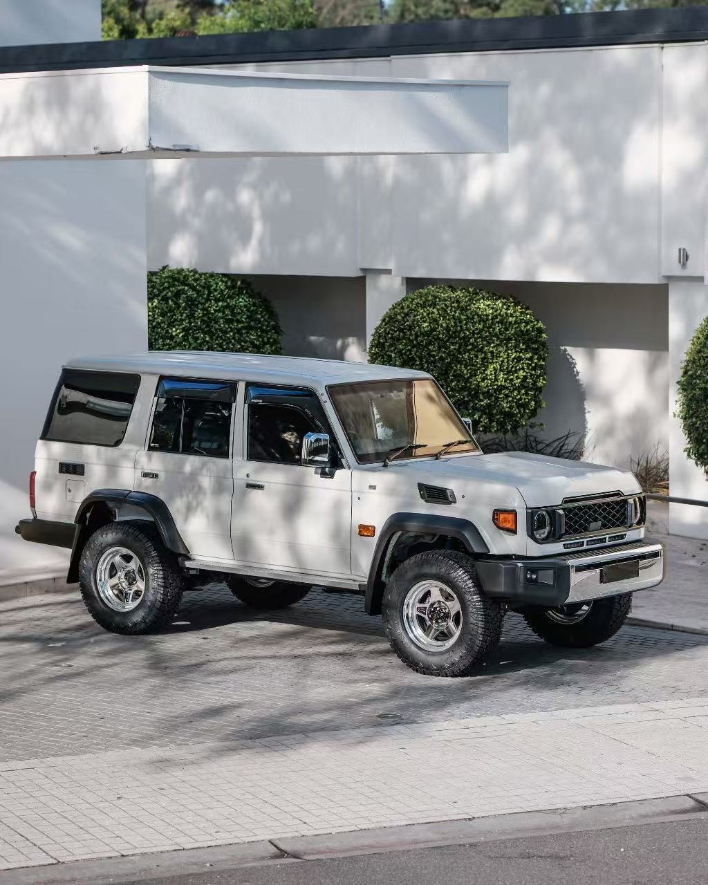 ROHMY LANDCRUISER 70SERIES WING VENT
