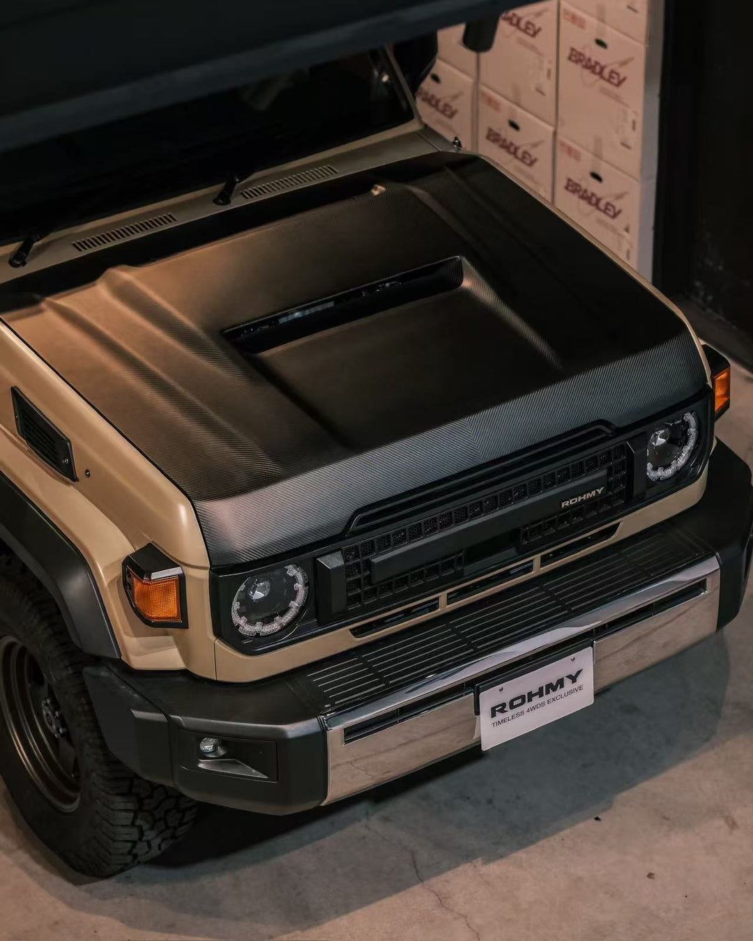 ROHMY LANDCRUISER 70 SERIES DRY CARBON BONNET