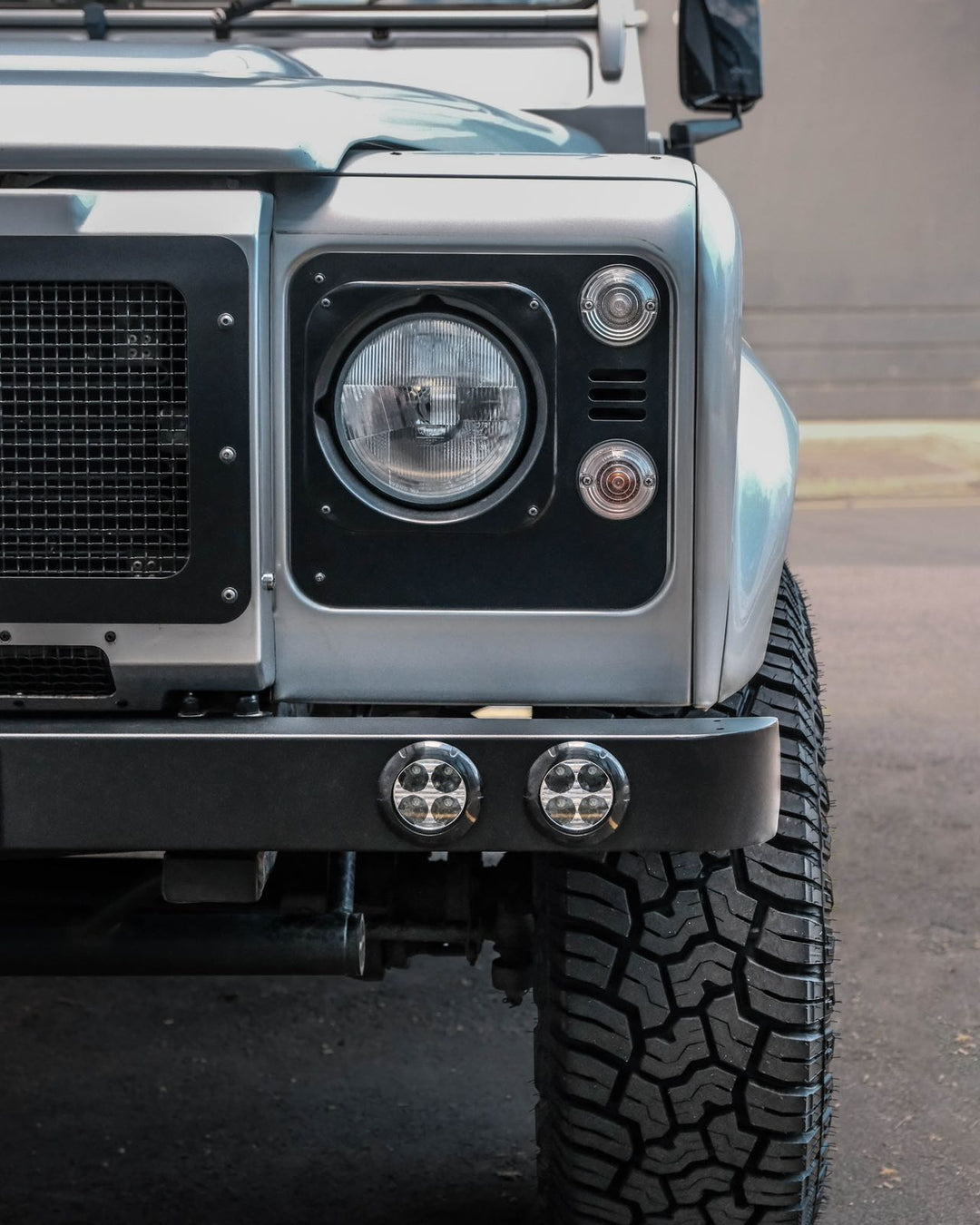 DEFENDER HERITAGE STAINLESS STEEL FRONT GRILLE